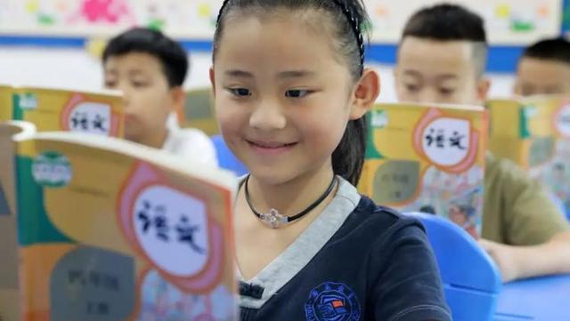 小学老师: 两周学完语文教材, 靠“海量阅读”, 语文成绩反而更好