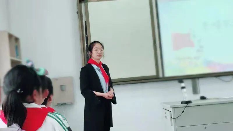 海安市城东镇西场小学韦钰: 走出舒适圈——我的首次三年级之旅