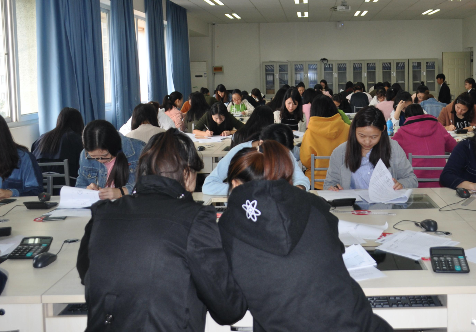 专业名称“容易混淆”的10组大学专业, 实际上发展方向是不同的