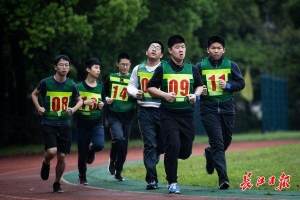 武汉体育中考开考, 新增立定跳远项目供考生自选