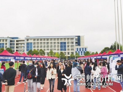 9000个岗位 4000人求职