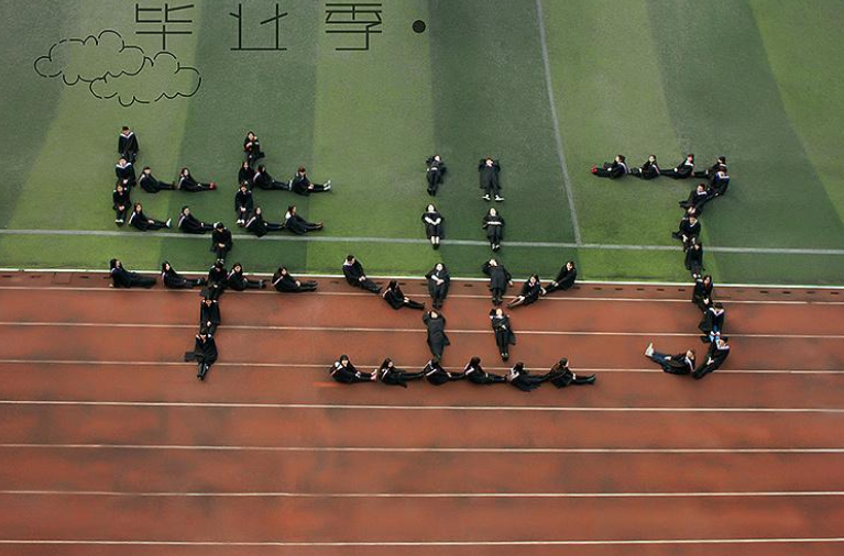 各大学“旗袍”毕业照走红，美貌和智慧并存，叫人无法移开视线