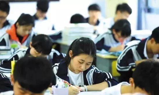 高中学习节奏跟不上? 月考是“通关钥匙”, 把握这阶段是成功关键