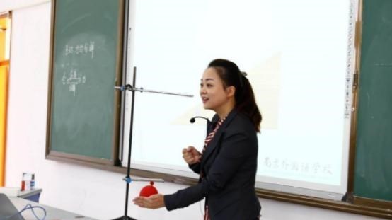 湖北老师发送不雅信息, 抑郁症学生被“骚扰”, 已被教育局停职