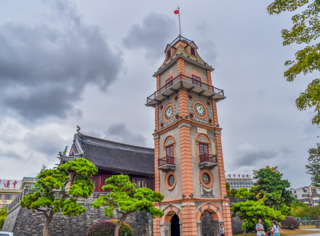 GDP新晋万亿的六所城市, 谁最缺大学?