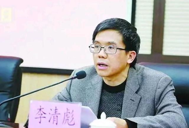 他54岁任厦门百年大学校长, 被称为“理工界的易中天”, 今年58岁