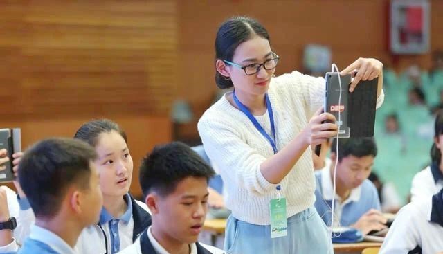 终于实施, 中小学教师绩效增加20%, 班主任津贴每月不低于1000