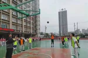 阜阳实验中学举行校园篮球赛!