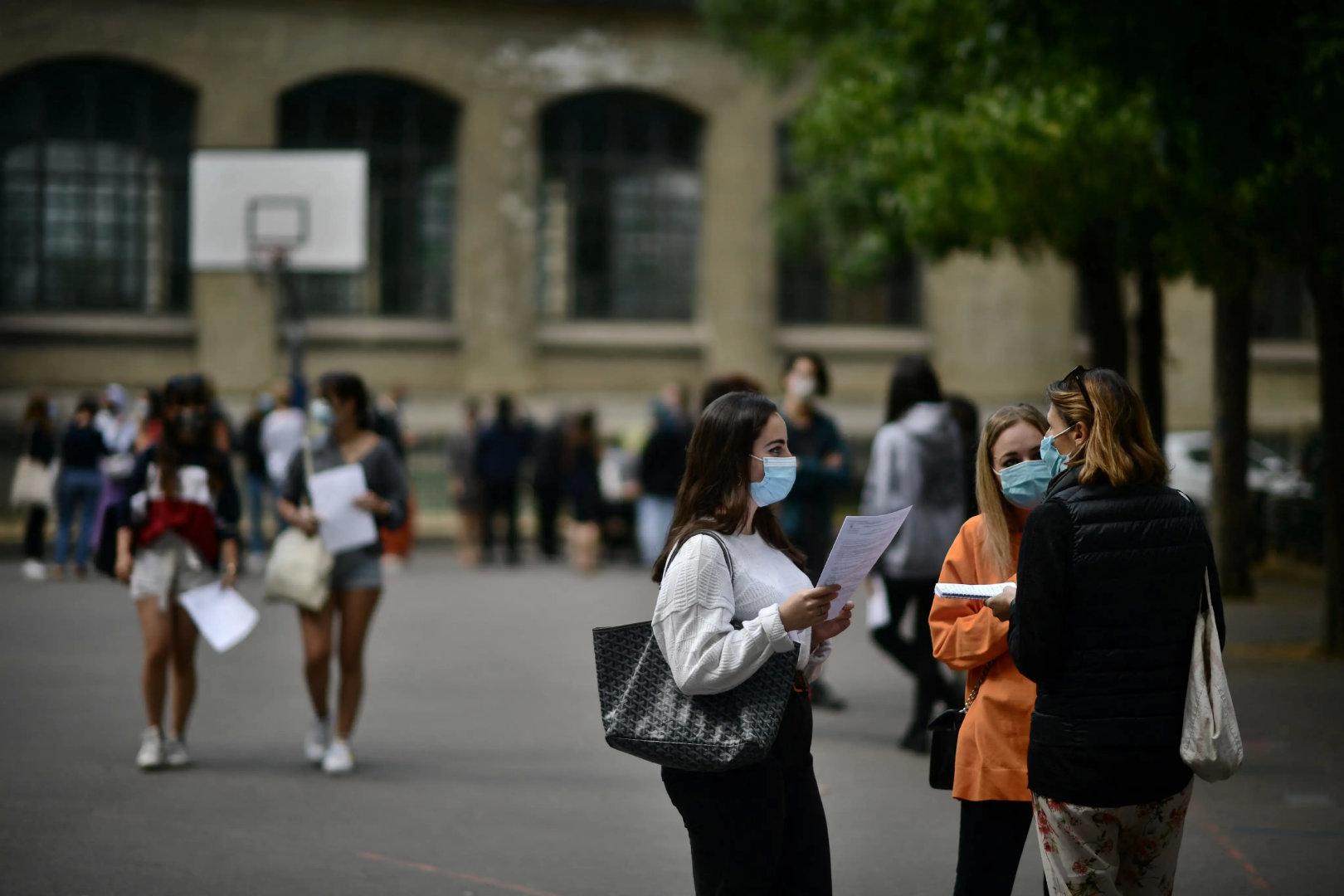 法国高中生联合会呼吁学生封堵学校 要求取消今年高考