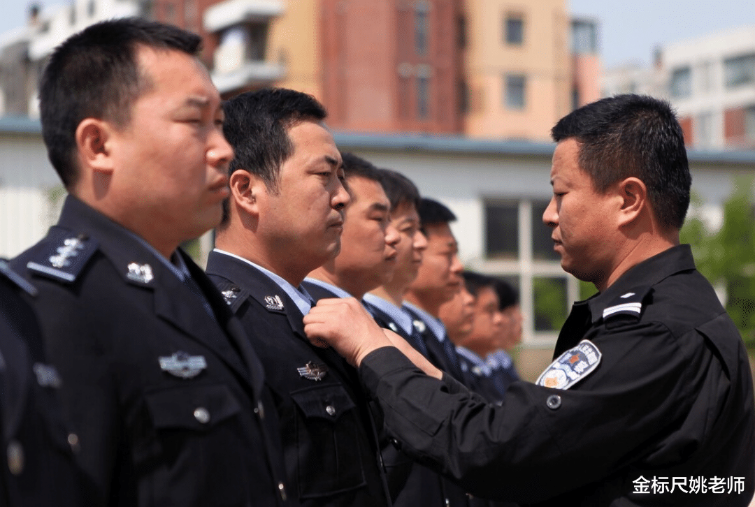 辅警没有编制, 但挤破头才能考进去, 3个现实原因说到心坎上了