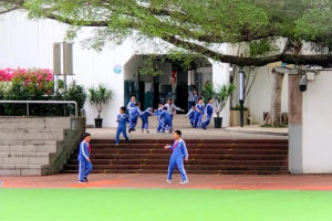 课间十分钟不许学生出教室玩? 记者走访深圳多所学校发现……