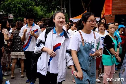 初中生迎来“晴天霹雳”, 22年或成为重要转折点, 家长“炸锅了”