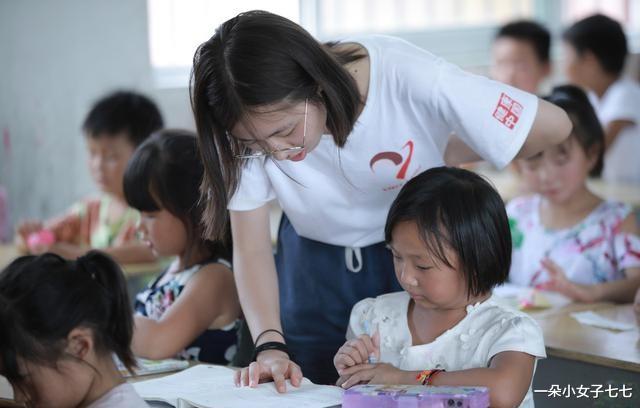 教师职称将发生“变化”, 这一群体喜笑颜开, 中小学老师犯愁了