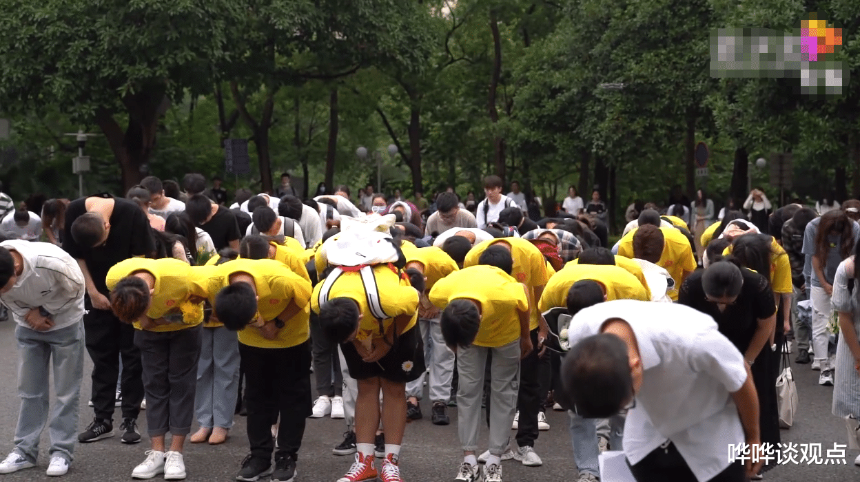 袁隆平去世, 西南大学师生齐送花: 你的梦, 由我们来帮你实现