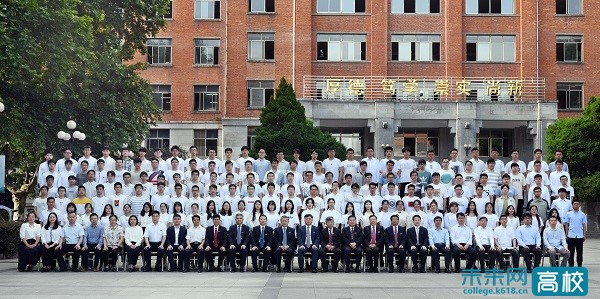 合肥工业大学合肥校区2021届本科毕业生拍摄合影