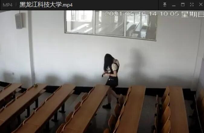 吃瓜! 黑龙江大学生“教室门”事件引发全网关注
