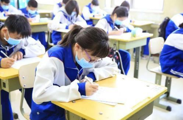 2021中小学暑假时间已敲定, 部分地区最长放60天, 学生开怀大笑!