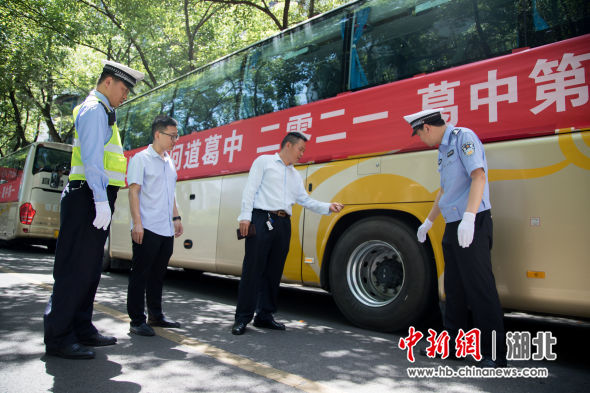 宜昌全警动员“硬核”护考