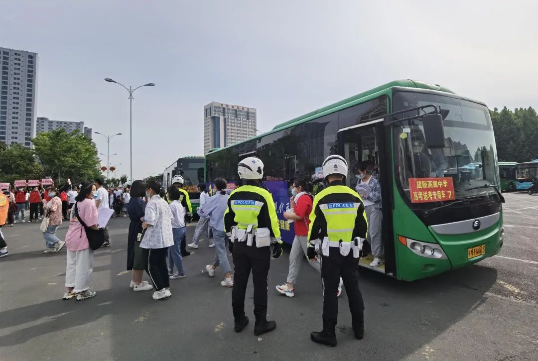 沭阳高考第一天, 考场门口发生的