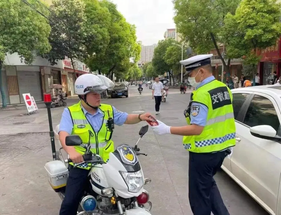 蚌埠一监考老师弄丢……网友: 当年丢准考证的考生长大了!