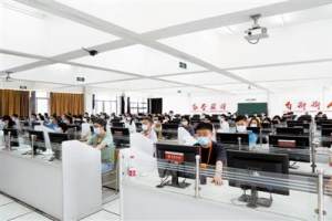 天津市高考评卷正在进行 预计25日公布高考成绩