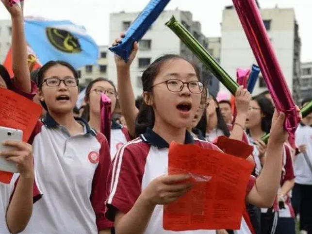 2021年高考生迎来3大好消息, 被称为幸运儿, 学生欣喜若狂