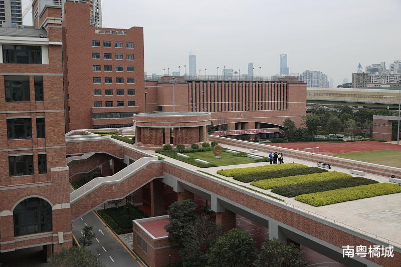 广东深圳两所学校将新建初中部, 新增48个教学班, 总投资46844万