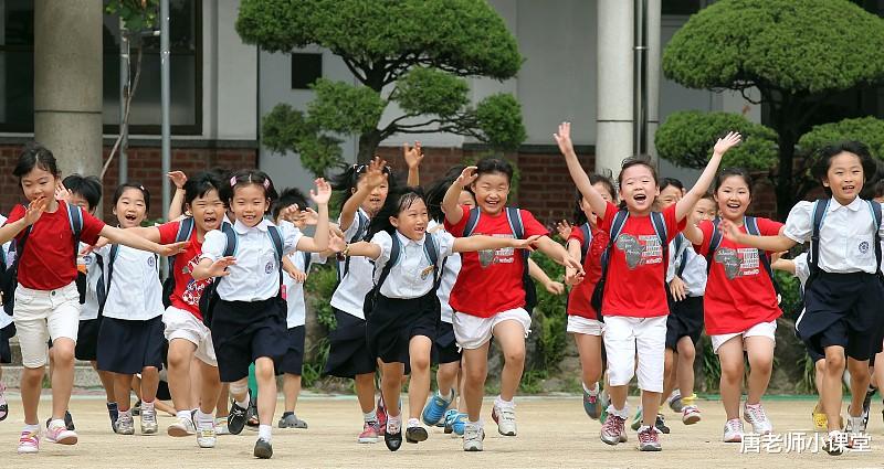 学校暑期开班惹热议, 官方回应非补习, 自愿参加, 家长却炸开了锅