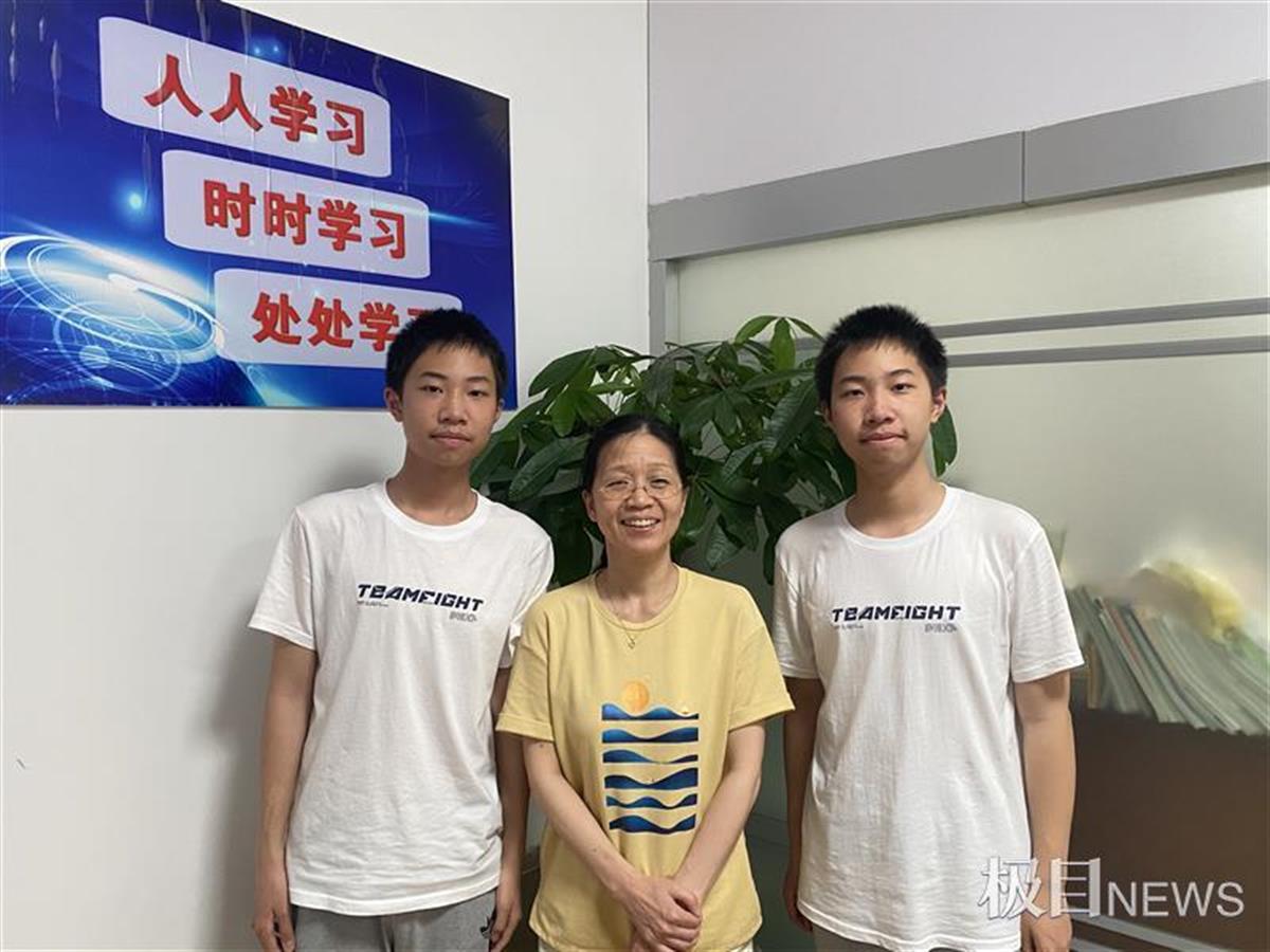 弟弟获高分保护, 哥哥也有500+, 双胞胎学霸分享学习方法