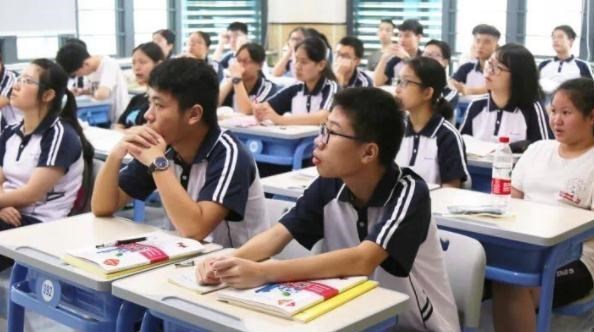 高考学霸宁愿上专科学校, 也不愿选择名校? 父母: 我支持孩子选择