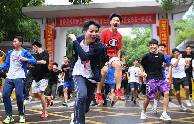 2021年高考, 河南从最难省份“神坛”跌落, 这个省份意外成为第一