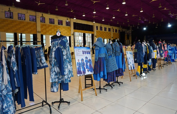 重庆城市管理职业学院举办服装设计与工艺专业毕业设计作品展