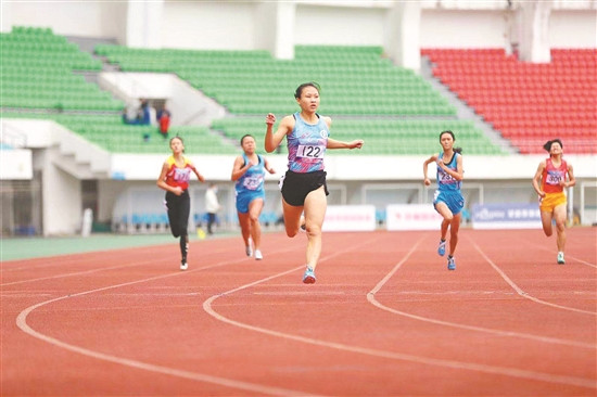 广州玉岩中学高三女生从黄埔“跑”进清华