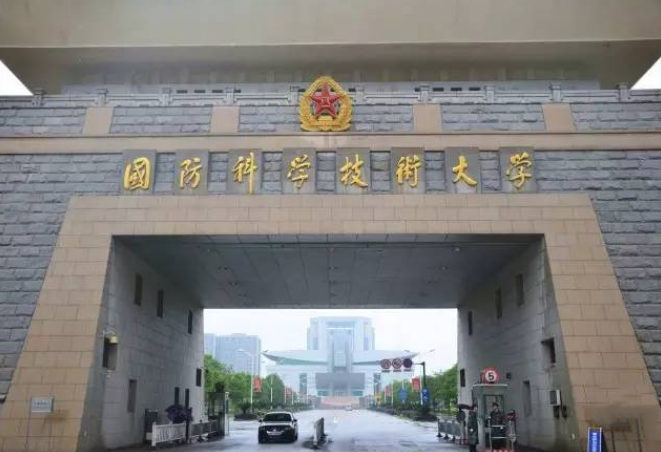 国防科技大学“毕业照”走红, 英姿飒爽, 尽显军风, 后备力量稳了