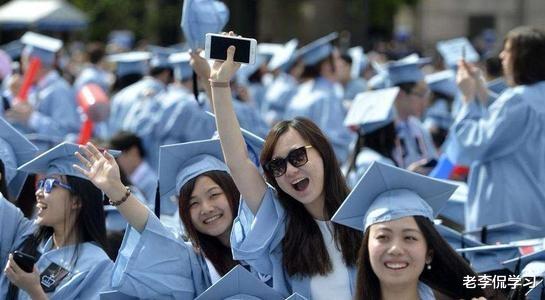 中国本科生"多如狗", 美国本科毕业却相反, 留学生该何去何从