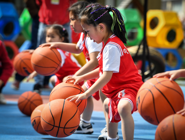 教育内卷进入幼儿园, 不再以兴趣班的形式, 声称“为高考准备”