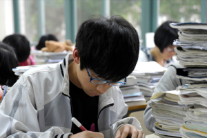 重庆一考生高考638分, 志愿都不填直接复读, 最后结果出乎意料