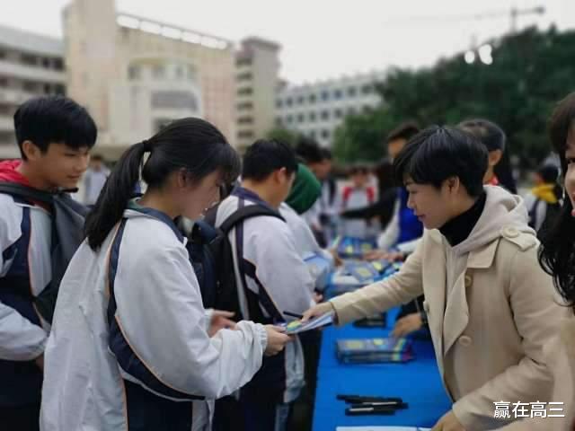 为什么重点高中也会淘汰部分“优秀”学生, 清华教授指出关键因素