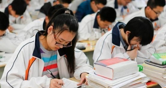 高考“落榜生”的悔悟: 从学霸退步成“学渣”, 我只用了一年时间