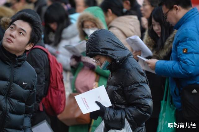 “抱歉, 三本及以下学生我们不要”企业的招聘门槛, 让毕业生无奈