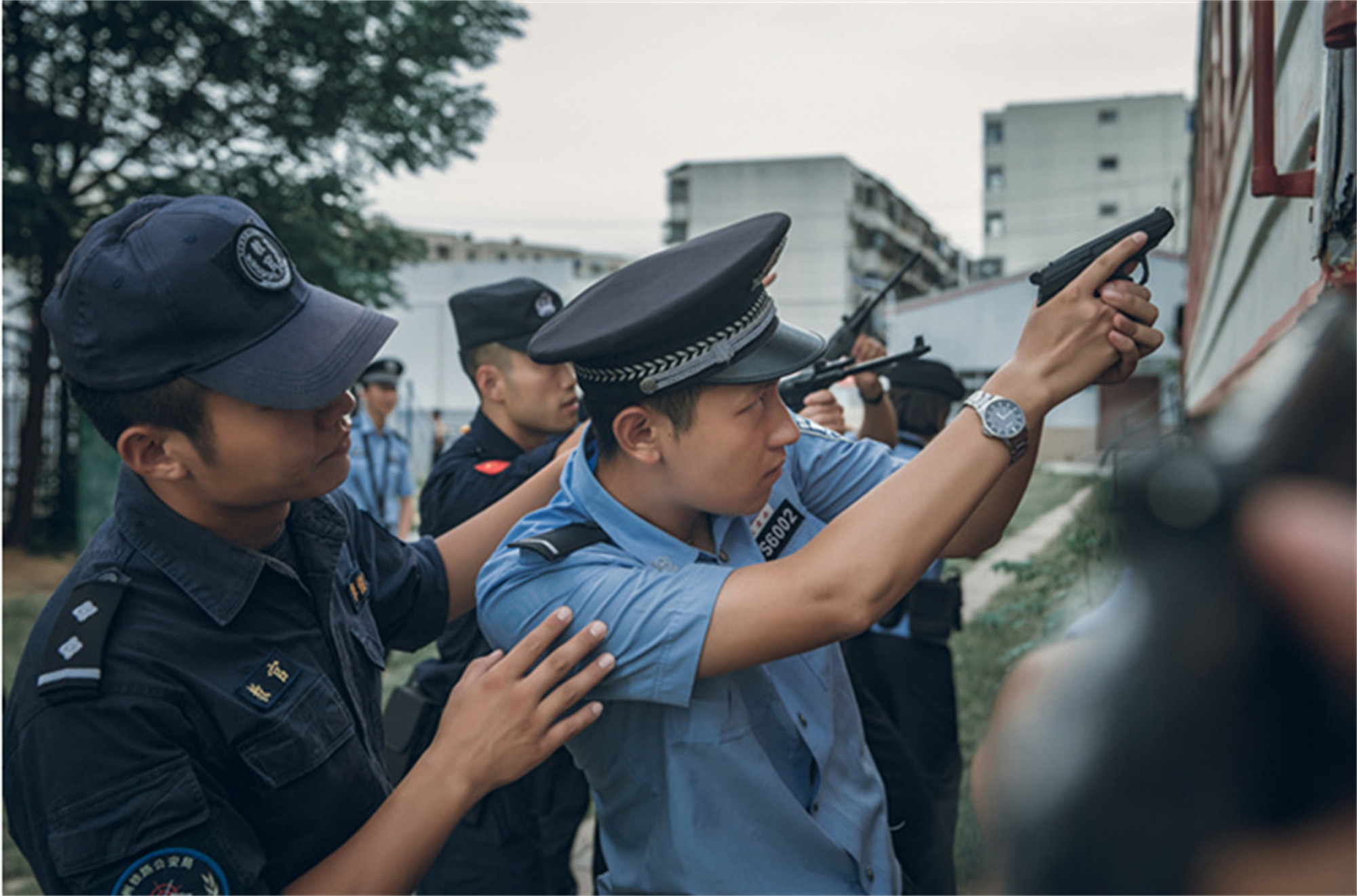 学生考上警校苦学4年, 却被父亲“口嗨”拖累, 结果无缘公安联考