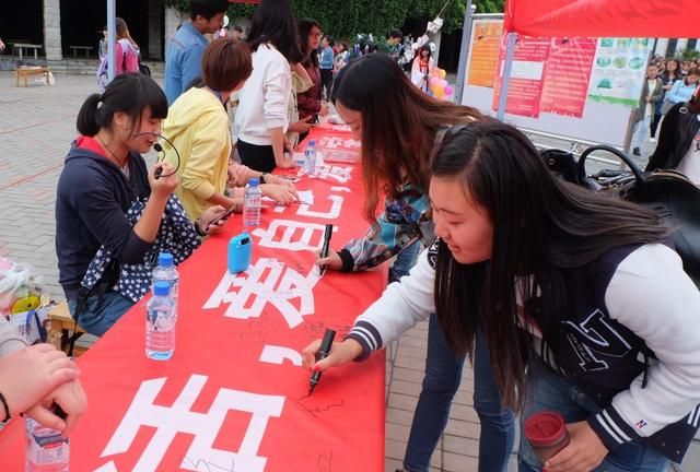 如果不是家里有“矿”,这五个专业尽量不要选,父母经济压力很大