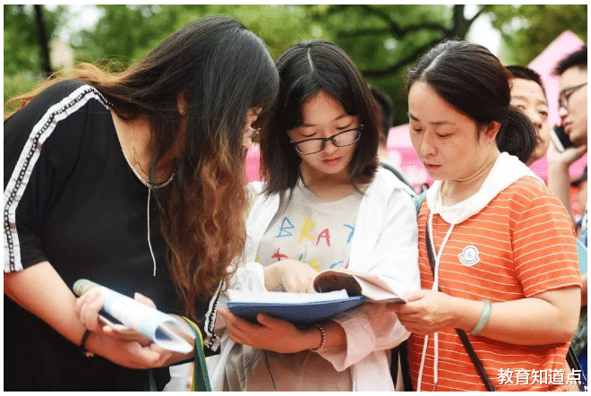 四川二本降分征集, 为满足考生升学愿望? 留给民办二本时间不多了