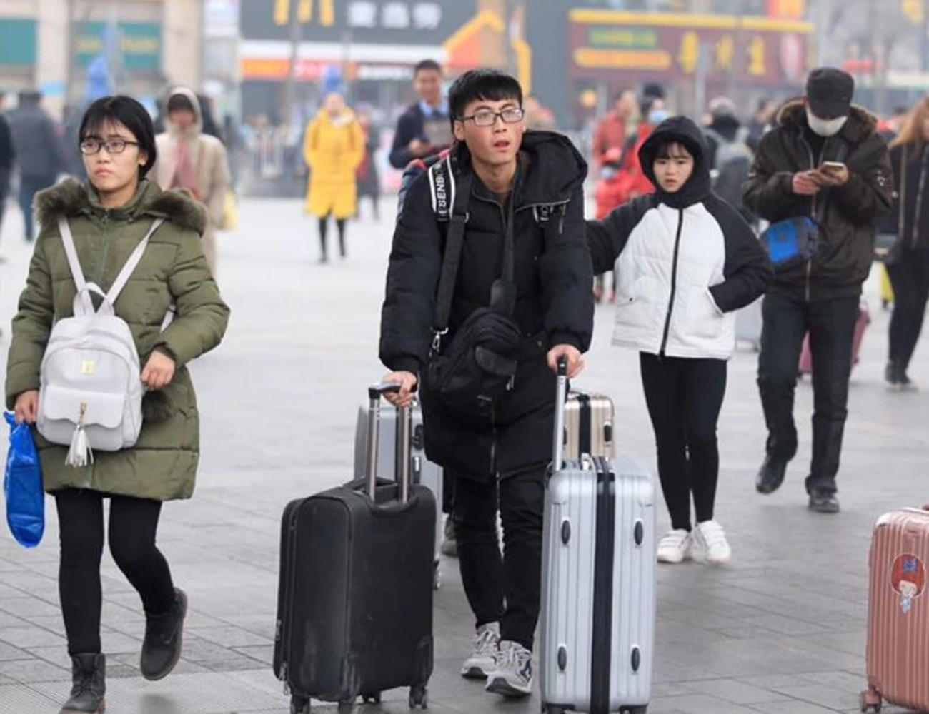 多所大学明确通知: 开学就上网课, 推迟返校时间, 有人欢喜有人忧