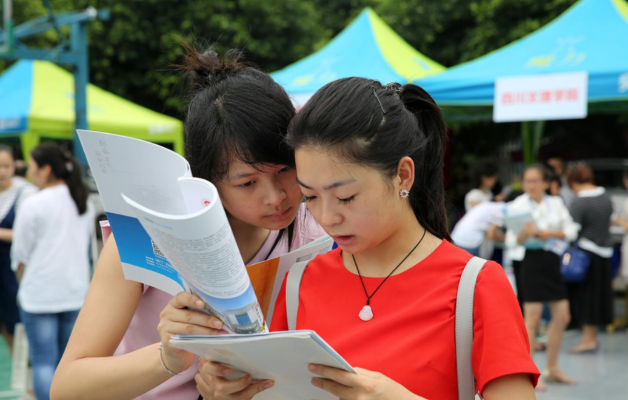 家里经济条件一般, 不要选择这4个专业, 回报周期长花钱如流水