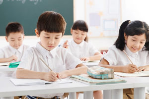 贵阳发课后服务新规，小学每日至少2小时、初中可开设自习班