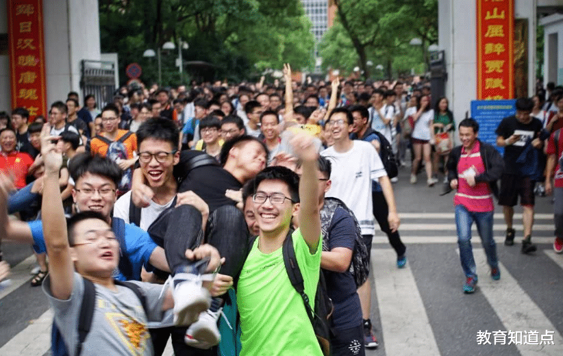 衡中校长援藏不到3年, 却让儿子高考移民, 双一流高校招生需改革