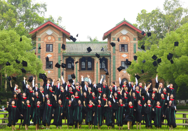 2021年中国高校排名, 北大“满分”成绩位居首位, 华科发展迅速