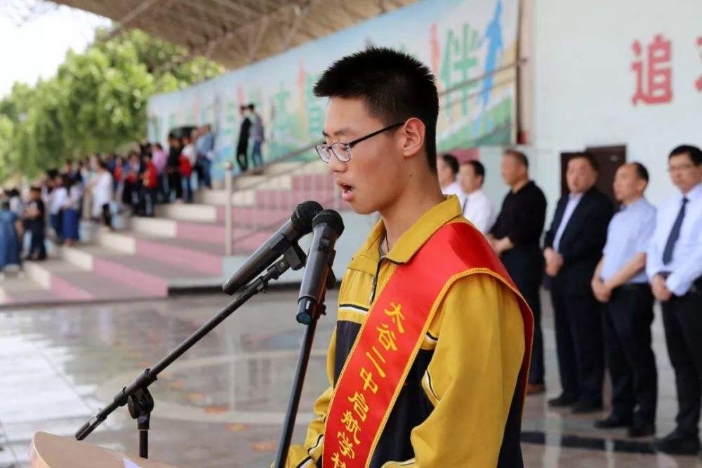 被北大劝退的考生, 复读一年进军清华, 北大态度反转“耐人寻味”