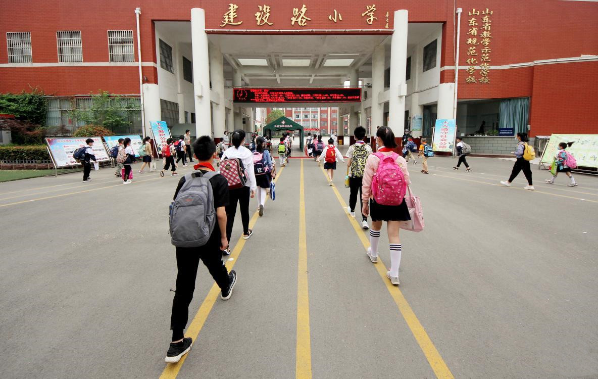 各地开学在即, 孩子不打疫苗不能上学? 教育司司长王登峰给出答案